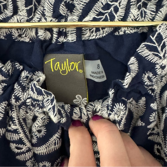 NWT Taylor Navy Eyelet Embroidered A-Line Sleeveless Dress with Scalloped Trim - Picture 7 of 11